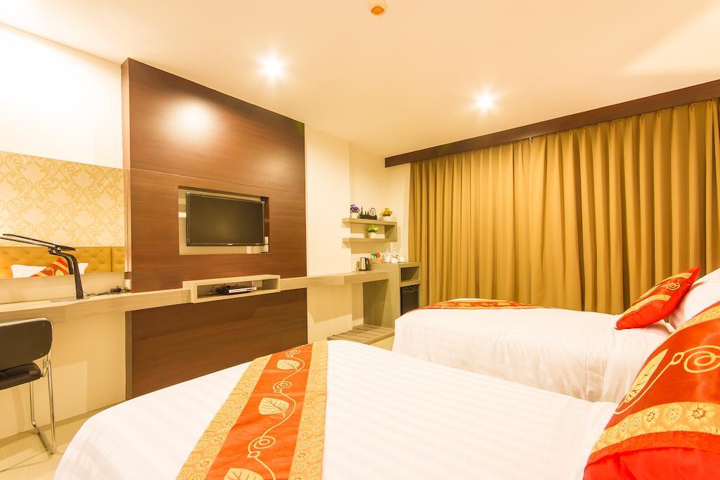 Hemingways Silk Hotel Patong Cameră foto