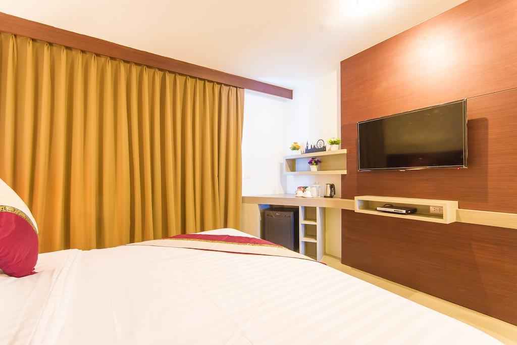 Hemingways Silk Hotel Patong Cameră foto